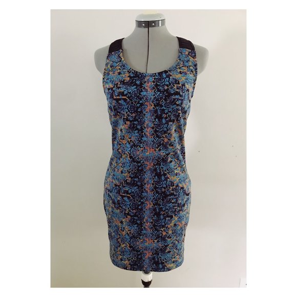 Free People Bodycon Geo Floral Blue Rose Crochet Detail Dress Sz S - Picture 1 of 9